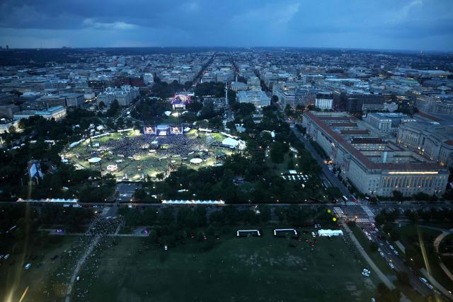 The UFC Freedom 250 fight on the South Lawn of the White House and Fan Fest on The Ellipse are seen from the top of the Washington Monument on June 14, 2026 in Washington, DC. (Photo by Win McNamee / POOL / AFP)