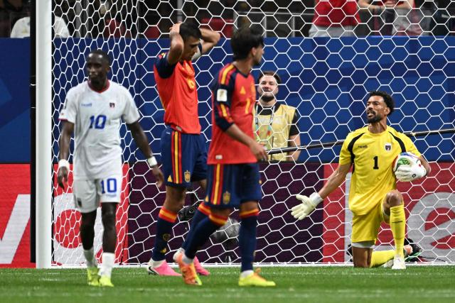 Cape Verde's goalkeeper #01 Vozinha (R) reacts during the 2026 World Cup Group H football match between Spain and Cape Verde at the Atlanta Stadium in Atlanta on June 15, 2026.  (Photo by Roberto SCHMIDT / AFP)
