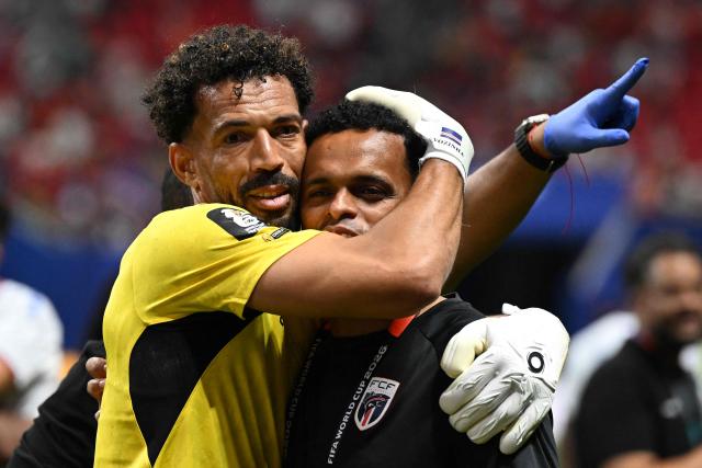 Cape Verde's goalkeeper #01 Vozinha celebrates at the end of the 2026 World Cup Group H football match between Spain and Cape Verde at the Atlanta Stadium in Atlanta on June 15, 2026.  (Photo by ROBERTO SCHMIDT / AFP)