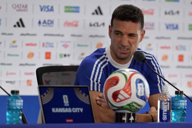 Argentina's head coach Lionel Scaloni gives an MD-1 press conference at the Kansas City Stadium in Kansas City on June 15, 2026, on the eve of the 2026 World Cup Group J football match between Argentina and Algeria.  (Photo by JUAN MABROMATA / AFP)