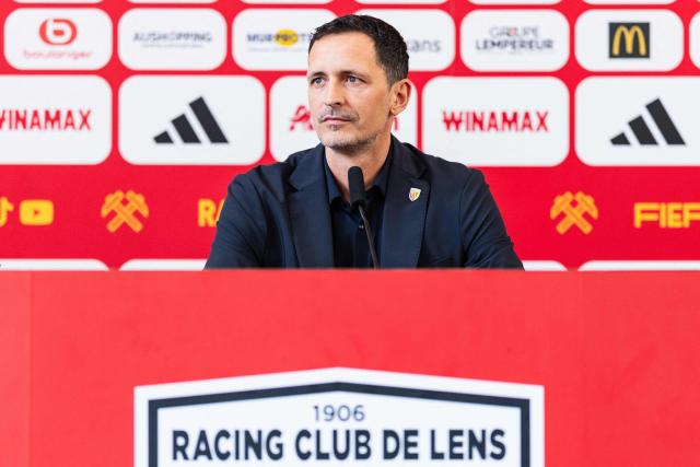 Lens' newly appointed football head coach Dino Toppmoller looks on during a press conference at the La Gaillette training centre in Avion, near Lens, northern France, on June 16, 2026. Lens announced the arrival of German coach Dino Toppmoller on a two-year deal. (Photo by Sameer Al-DOUMY / AFP)