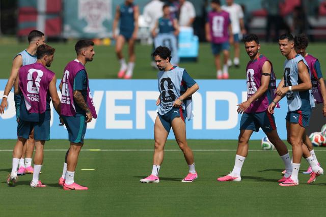 Portugal's midfielder #23 Vitinha (C) takes part in a training session at Gardens North County District Park in Palm Beach Gardens, Florida on June 16, 2026, on the eve of the 2026 World Cup Group K football match between Portugal and Congo DR. (Photo by PATRICIA DE MELO MOREIRA / AFP)