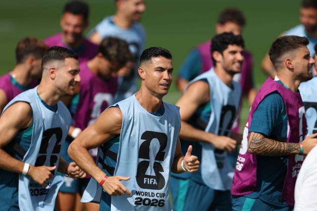 Portugal's forward #07 Cristiano Ronaldo (C) takes part in a training session at Gardens North County District Park in Palm Beach Gardens, Florida on June 16, 2026, on the eve of the 2026 World Cup Group K football match between Portugal and Congo DR. (Photo by PATRICIA DE MELO MOREIRA / AFP)
