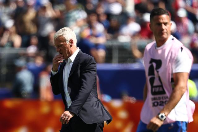 France's head coach Didier Deschamps leaves the pitch at half time during the 2026 World Cup Group I football match between France and Senegal at the New York/New Jersey Stadium in East Rutherford on June 16, 2026.  (Photo by FRANCK FIFE / AFP)