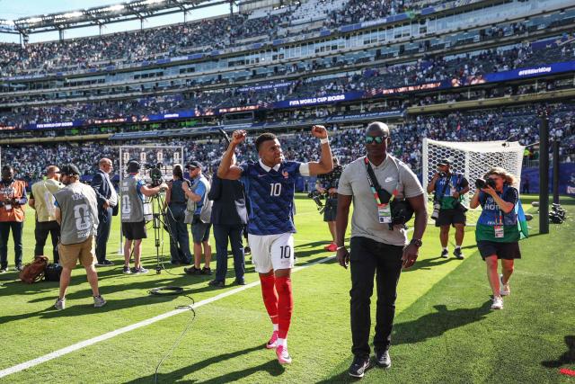 France's forward #10 Kylian Mbappe acknowledges the crowd after winning the 2026 World Cup Group I football match between France and Senegal at the New York/New Jersey Stadium in East Rutherford on June 16, 2026.  (Photo by FRANCK FIFE / AFP)