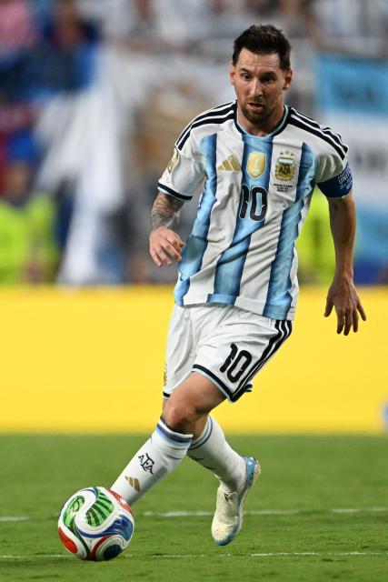Argentina's forward #10 Lionel Messi controls the ball during the 2026 World Cup Group J football match between Argentina and Algeria at the Kansas City Stadium in Kansas City on June 16, 2026.  (Photo by ROBERTO SCHMIDT / AFP)