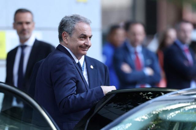 Spain's former Prime Minister Jose Luis Rodriguez Zapatero arrives to be questioned by a judge as part of an investigation for alleged influence peddling, at Madrid's Court on June 17, 2026. The case centres on the 53-million-euro state bailout of small airline Plus Ultra in 2021 and whether Zapatero used his influence to secure the money in exchange for commissions. (Photo by Thomas COEX / AFP)