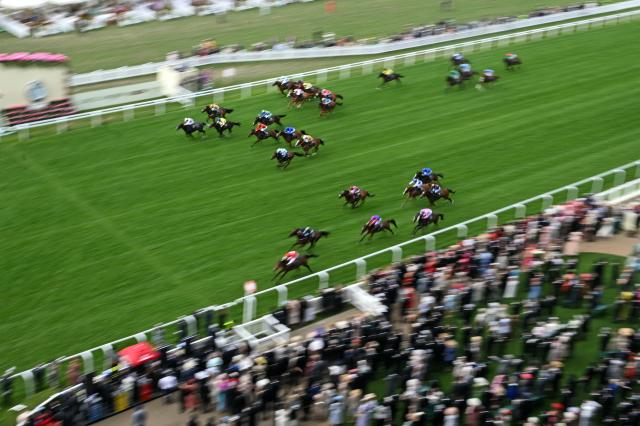 Rogue Diplomat riden by jockey Harry Davies wins the Royal Hunt Cup horse race on the second day of the Royal Ascot horse racing meeting in Ascot, west of London, on June 17, 2026. (Photo by JUSTIN TALLIS / AFP)