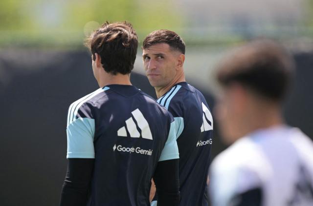 Argentina's goalkeeper #23 Emiliano Martinez gestures during training session at Sporting KC Training Centre in Kansas City on June 17, 2026. (Photo by JUAN MABROMATA / AFP)
