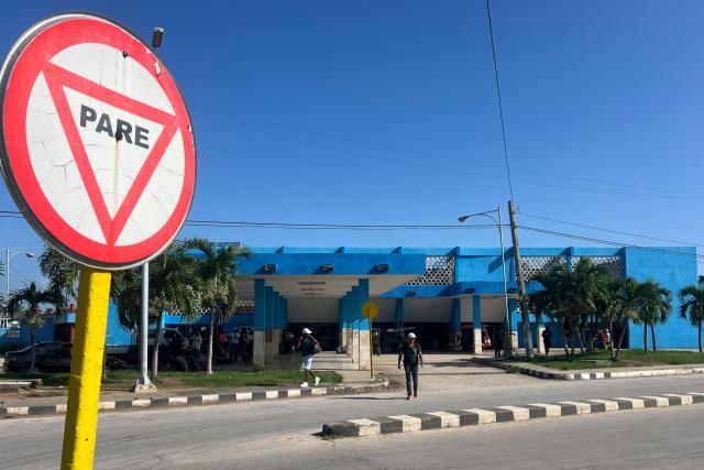 View of the bus terminal in Ciego de Avila, Cuba, on June 15, 2026. New restrictions on interprovincial transport in Cuba come into force on June 18, 2026, with trains running every 16 days, few weekly coaches and a state system for allocating tickets according to criteria of "urgency", amid a severe fuel shortage, under pressure from Washington. (Photo by AFP)