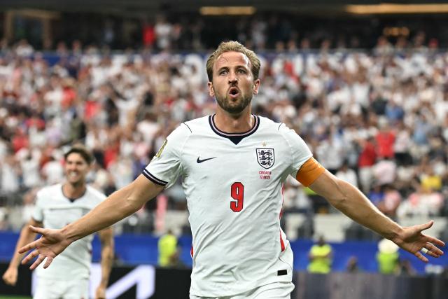 England's forward #09 Harry Kane  celebrates after scoring his team's second goal during the 2026 World Cup Group L football match between England and Croatia at the Dallas Stadium in Arlington on June 17, 2026.  (Photo by Paul ELLIS / AFP)