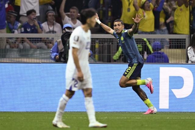 Colombia's defender #02 Daniel Munoz celebrates scoring his team's first goal during the 2026 World Cup Group K football match between Uzbekistan and Colombia at the Mexico City Stadium in Mexico City on June 17, 2026.  (Photo by Yuri CORTEZ / AFP)