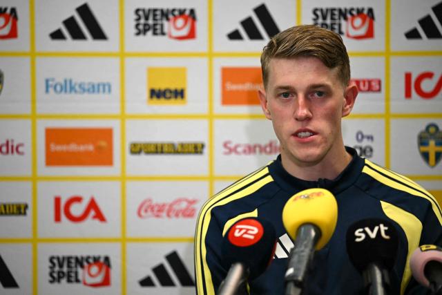 Sweden's midfielder #21 Alexander Bernhardsson gives a press conference at the FC Dallas Stadium in Dallas on June 18, 2026, during the 2026 World Cup football tournament. (Photo by Paul ELLIS / AFP)