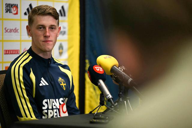 Sweden's midfielder #21 Alexander Bernhardsson gives a press conference at the FC Dallas Stadium in Dallas on June 18, 2026, during the 2026 World Cup football tournament. (Photo by Paul ELLIS / AFP)