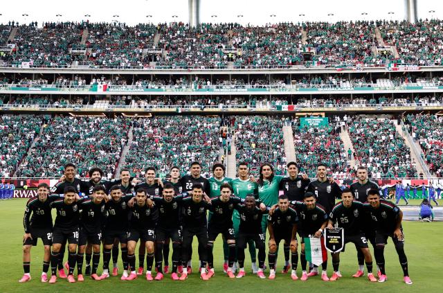 Mexico's players pose for a picture ahead of the 2026 World Cup Group A football match between Mexico and South Korea at the Guadalajara Stadium in Zapopan on June 18, 2026.  (Photo by ULISES RUIZ / AFP)