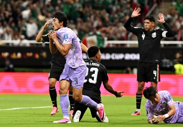 South Korea's forward #09 Cho Gue-sung reacts to a missed chance during the 2026 World Cup Group A football match between Mexico and South Korea at the Guadalajara Stadium in Zapopan on June 18, 2026.  (Photo by CARL DE SOUZA / AFP)