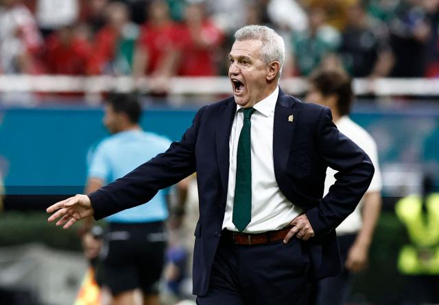 Mexico's head coach Javier Aguirre gestures during the 2026 World Cup Group A football match between Mexico and South Korea at the Guadalajara Stadium in Zapopan on June 18, 2026.  (Photo by Ulises RUIZ / AFP)