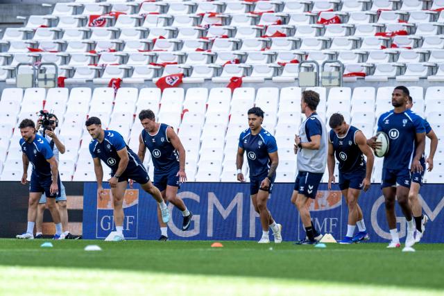 Montpellier's players take part in a training session at the Velodrome stadium in Marseille, south-eastern France on June 19, 2026, prior to Montpellier Herault Rugby's Top 14 Rugby Union semi final match against Stade Francais. (Photo by MIGUEL MEDINA / AFP)