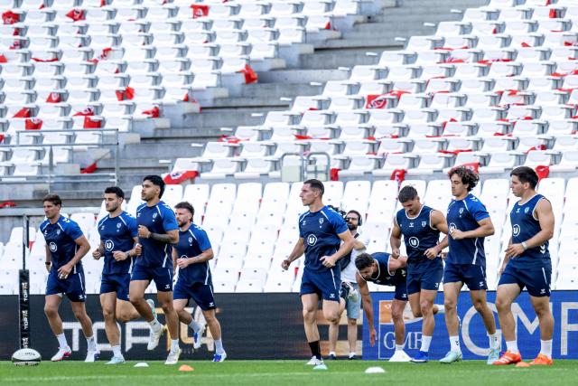 Montpellier's players take part in a training session at the Velodrome stadium in Marseille, south-eastern France on June 19, 2026, prior to Montpellier Herault Rugby's Top 14 Rugby Union semi final match against Stade Francais. (Photo by MIGUEL MEDINA / AFP)