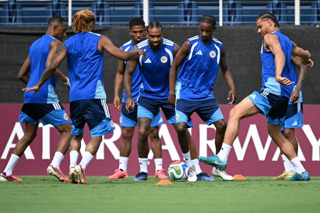 Curacao's players practices during a training session on the eve of Curacao's 2026 World Cup football tournament Group E football match against Ecuador at Florida Atlantic University in Boca Raton, on June 19, 2026.  (Photo by CHANDAN KHANNA / AFP)