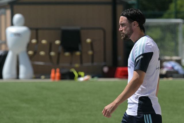 Argentina's defender #03 Nicolas Tagliafico arrives for a training session at Sporting KC Training Centre in Kansas City on June 19, 2026, during the 2026 World Cup football tournament. (Photo by JUAN MABROMATA / AFP)