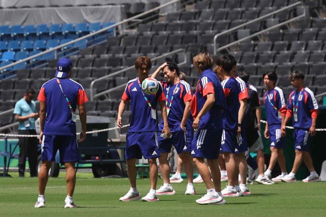 Japan's players take part in an MD-1 training session in Monterrey stadium in Monterrey, on June 19, 2026, on the eve of the 2026 World Cup Group F football match between Tunisia and Japan.  (Photo by Julio Cesar AGUILAR / AFP)
