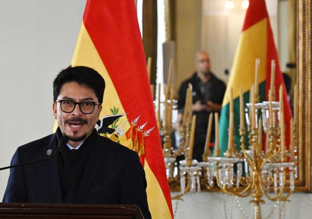Bolivia's Foreign Minister Fernando Aramayo speaks during a press conference with international correspondents in La Paz on June 19, 2026. (Photo by Aizar RALDES / AFP)