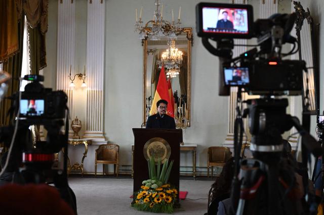Bolivia's Foreign Minister Fernando Aramayo speaks during a press conference with international correspondents in La Paz on June 19, 2026. (Photo by Aizar RALDES / AFP)