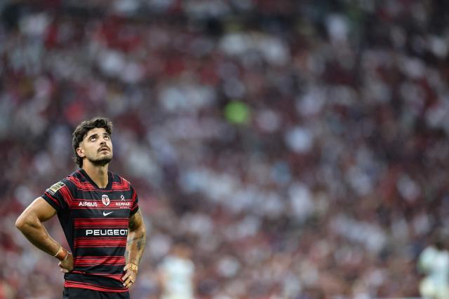 Toulouse's French fly-half Romain Ntamack looks on during the French Top14 rugby union semi-final match between Stade Toulousain Rugby (Toulouse) and Racing 92 at the Velodrome stadium in Marseille, southern France on June 19, 2026. (Photo by Thibaud MORITZ / AFP)