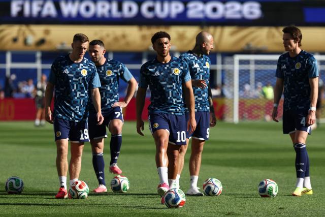 Scotland's forward #10 Che Adams warms up ahead of the 2026 World Cup Group C football match between Scotland and Morocco at the Boston Stadium in Foxborough on June 19, 2026.  (Photo by FRANCK FIFE / AFP)