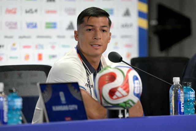 Ecuador's midfielder #21 Alan Franco gives an MD-1 press conference at the Kansas City Stadium in Kansas City on June 19, 2026, on the eve of the 2026 World Cup Group E football match between Ecuador and Curacao.  (Photo by JUAN MABROMATA / AFP)