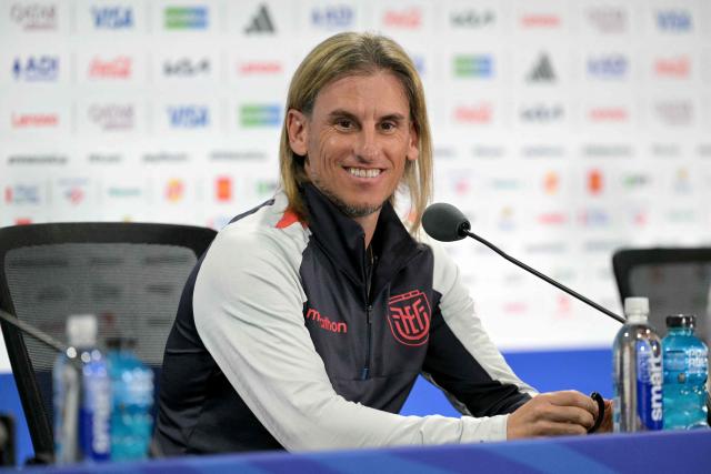 Ecuador's Argentine head coach Sebastian Beccacece smiles as he gives an MD-1 press conference at the Kansas City Stadium in Kansas City on June 19, 2026, on the eve of the 2026 World Cup Group E football match between Ecuador and Curacao.  (Photo by JUAN MABROMATA / AFP)