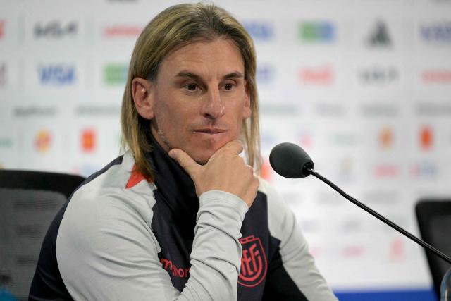 Ecuador's Argentine head coach Sebastian Beccacece gestures as he gives an MD-1 press conference at the Kansas City Stadium in Kansas City on June 19, 2026, on the eve of the 2026 World Cup Group E football match between Ecuador and Curacao.  (Photo by JUAN MABROMATA / AFP)