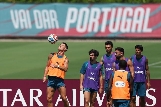 (From L) Portugal's forward #07 Cristiano Ronaldo, midfielder #23 Vitinha, forward #09 Goncalo Ramos, midfielder #08 Bruno Fernandes and defender #20 Joao Cancelo take part in a training session at Gardens North County District Park in Palm Beach Gardens, on June 20, 2026, during the 2026 World Cup football tournament. (Photo by Patricia DE MELO MOREIRA / AFP)