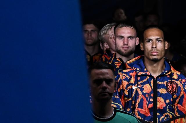 Netherlands' defender #04 Virgil van Dijk stands in the tunnel as he waits with teammates to enter the pitch for the  2026 World Cup Group F football match between the Netherlands and Sweden at the Houston Stadium in Houston on June 20, 2026.  (Photo by Paul ELLIS / AFP)