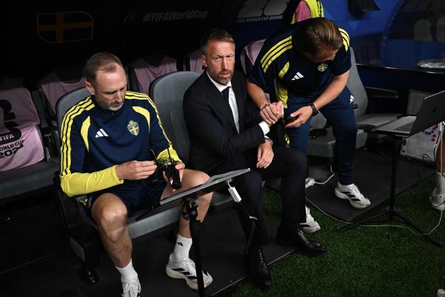 Sweden's English head coach Graham Potter (C) reacts prior to the  2026 World Cup Group F football match between the Netherlands and Sweden at the Houston Stadium in Houston on June 20, 2026.  (Photo by Paul ELLIS / AFP)