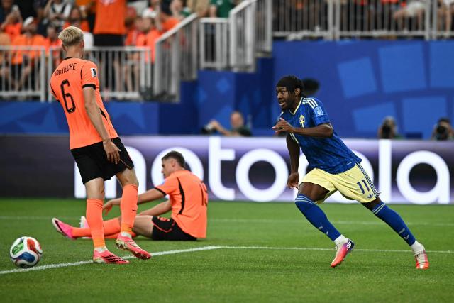 Sweden's forward #11 Anthony Elanga  (R) celebrates after scoring his team's first goal during the 2026 World Cup Group F football match between the Netherlands and Sweden at the Houston Stadium in Houston on June 20, 2026.  (Photo by Paul ELLIS / AFP)