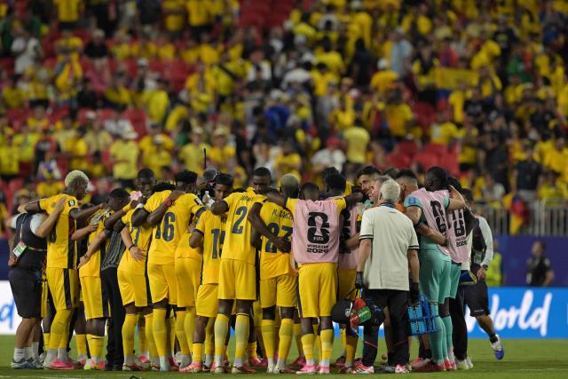 Ecuador's players react at the end of the 2026 World Cup Group E football match between Ecuador and Curacao at the Kansas City Stadium in Kansas City on June 20, 2026.  (Photo by JUAN MABROMATA / AFP)
