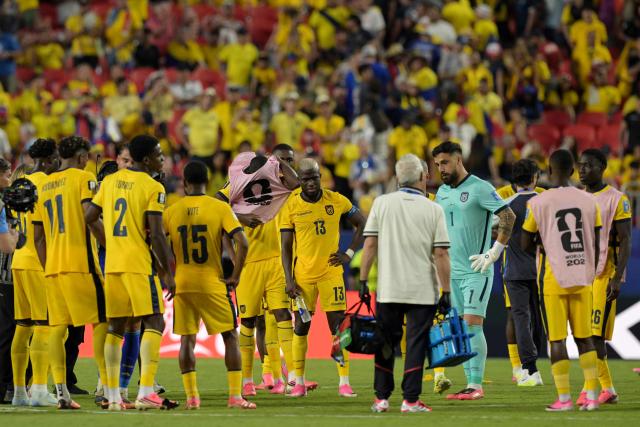 Ecuador's players react at the end of the 2026 World Cup Group E football match between Ecuador and Curacao at the Kansas City Stadium in Kansas City on June 20, 2026.  (Photo by JUAN MABROMATA / AFP)