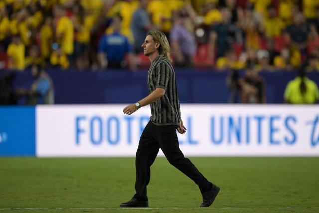 Ecuador's Argentine head coach Sebastian Beccacece reacts at the end of the 2026 World Cup Group E football match between Ecuador and Curacao at the Kansas City Stadium in Kansas City on June 20, 2026.  (Photo by JUAN MABROMATA / AFP)