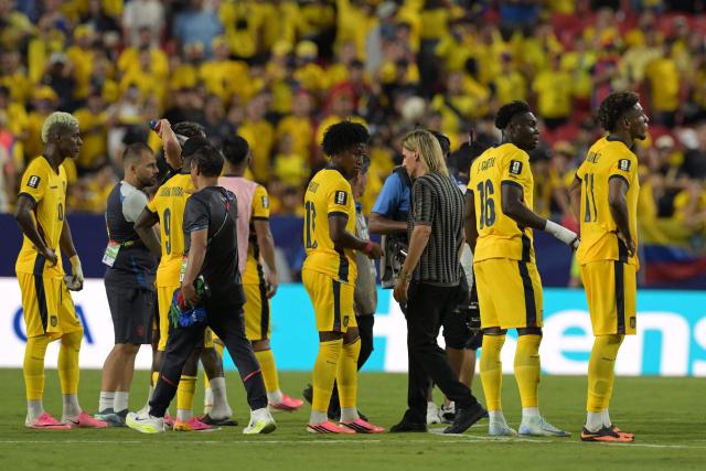 Ecuador's players react at the end of the 2026 World Cup Group E football match between Ecuador and Curacao at the Kansas City Stadium in Kansas City on June 20, 2026.  (Photo by JUAN MABROMATA / AFP)