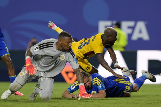 Ecuador's forward #13 Enner Valencia missed a chance against Curacao's goalkeeper #01 Eloy Room, and Curacao's defender #18 Armando Obispo during the 2026 World Cup Group E football match between Ecuador and Curacao at the Kansas City Stadium in Kansas City on June 20, 2026.  (Photo by JUAN MABROMATA / AFP)