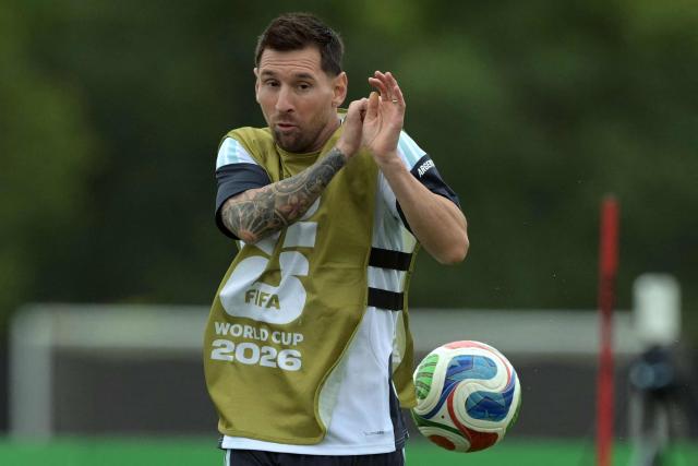 Argentina's forward #10 Lionel Messi practices during an MD-1 training session at the Sporting KC Training Centre in Kansas City on June 21, 2026, on the eve of the 2026 World Cup Group J football match between Argentina and Austria.  (Photo by JUAN MABROMATA / AFP)