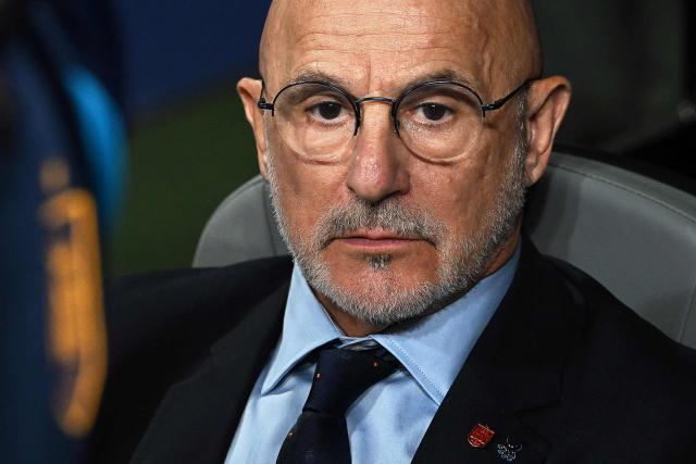 Spain's head coach Luis de la Fuente attends the 2026 World Cup Group H football match between Spain and Saudi Arabia at the Atlanta Stadium in Atlanta on June 21, 2026.  (Photo by ROBERTO SCHMIDT / AFP)