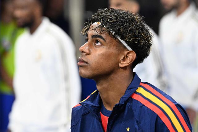 Spain's forward #19 Lamine Yamal arrives for the 2026 World Cup Group H football match between Spain and Saudi Arabia at the Atlanta Stadium in Atlanta on June 21, 2026.  (Photo by ROBERTO SCHMIDT / AFP)