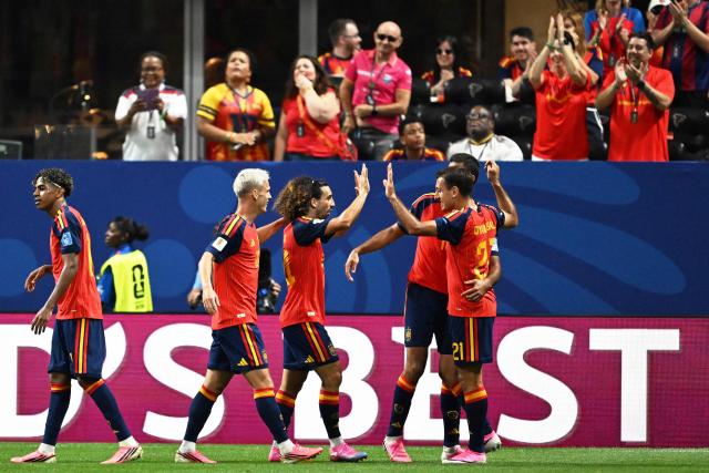 Spain's forward #21 Mikel Oyarzabal celebrates with teammates after scoring his team's third goal during the 2026 World Cup Group H football match between Spain and Saudi Arabia at the Atlanta Stadium in Atlanta on June 21, 2026.  (Photo by ROBERTO SCHMIDT / AFP)