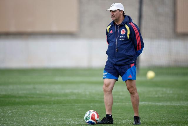 Colombia's Argentine head coach Nestor Lorenzo takes part in a training session at the Academia Atlas FC in Zapopan, near Guadalajara, Mexico on June 21, 2026, during the 2026 World Cup football tournament.  (Photo by Ulises RUIZ / AFP)