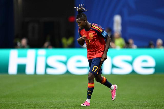 Spain's forward #17 Nico Williams enters the pitch  during the 2026 World Cup Group H football match between Spain and Saudi Arabia at the Atlanta Stadium in Atlanta on June 21, 2026.  (Photo by ROBERTO SCHMIDT / AFP)