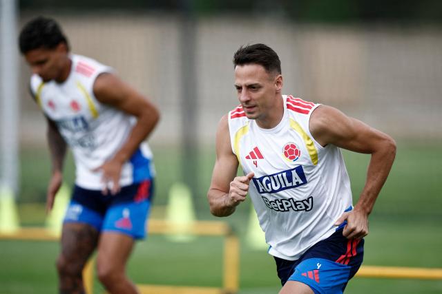 Colombia's defender #04 Santiago Arias takes part in a training session at the Academia Atlas FC in Zapopan, near Guadalajara, Mexico on June 21, 2026, during the 2026 World Cup football tournament.  (Photo by Ulises RUIZ / AFP)