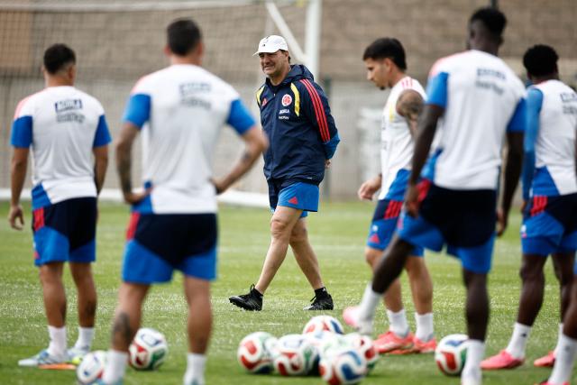 Colombia's Argentine head coach Nestor Lorenzo takes part in a training session at the Academia Atlas FC in Zapopan, near Guadalajara, Mexico on June 21, 2026, during the 2026 World Cup football tournament.  (Photo by Ulises RUIZ / AFP)